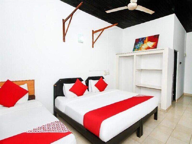 Ceylonica Beach Hotel Negombo Exterior foto